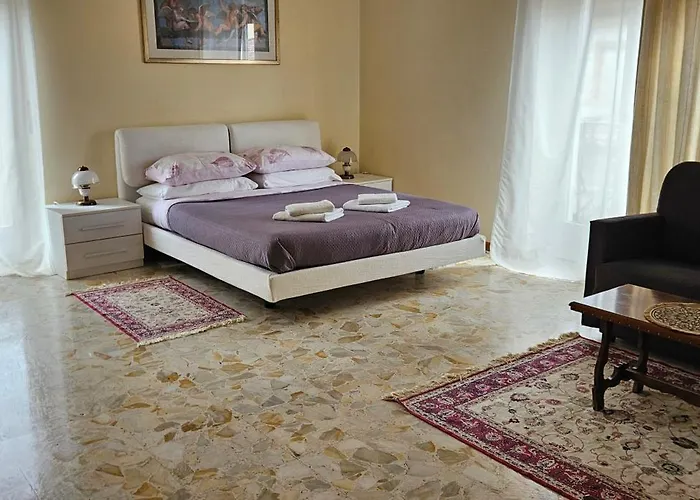 לינה וארוחת בוקר Amaverona 4*